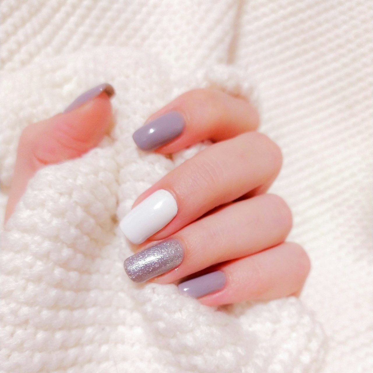 Gel vs. Acrylic Nails: Which Is Right for You?